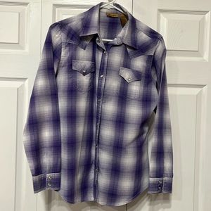 Wrangler women’s long sleeve button shirt size medium